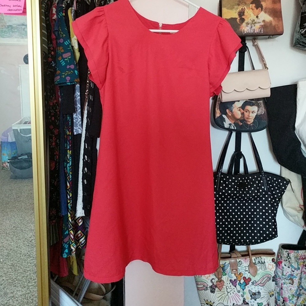 Ruffle sleeve shift dress